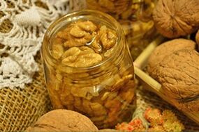 Ang mga resipe sa Walnuts aron mapaayo ang kahanas